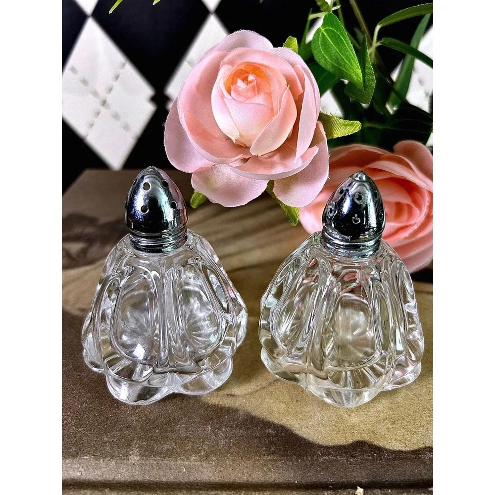 Vintage Molded Glass Salt and Pepper‎ Shakers Set Clear Glass